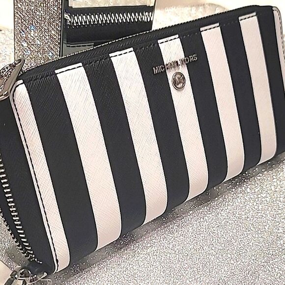 Michael Kors Jet Set Charm Continental Large Wallet- Black/White Stripe - Picture 12 of 16